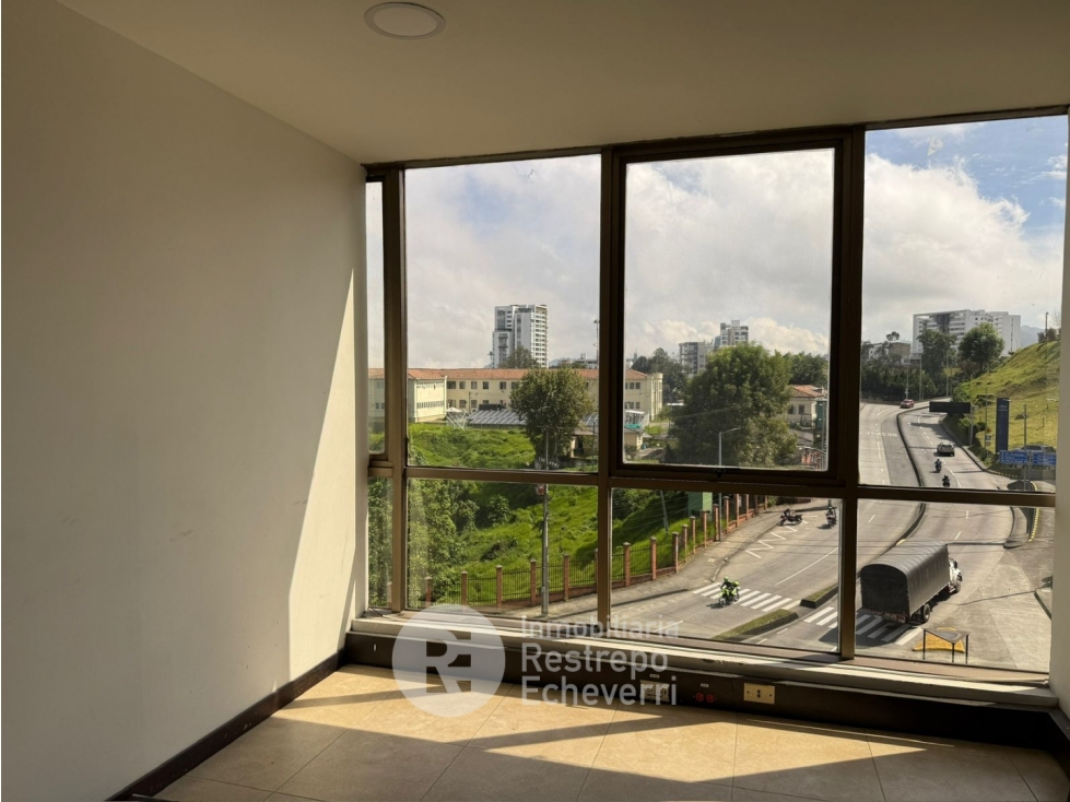 Oficina en arriendo, sector Av. Alberto Mendoza,Manizales — foto 3