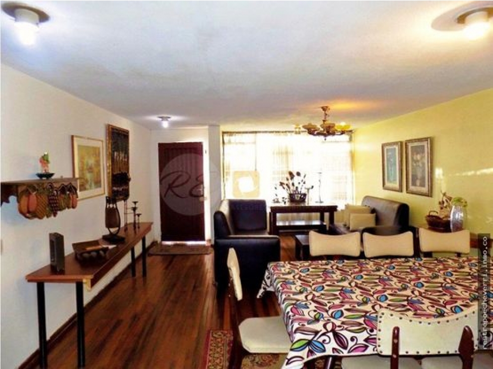 Casa con renta en venta, barrio Palermo, Manizales