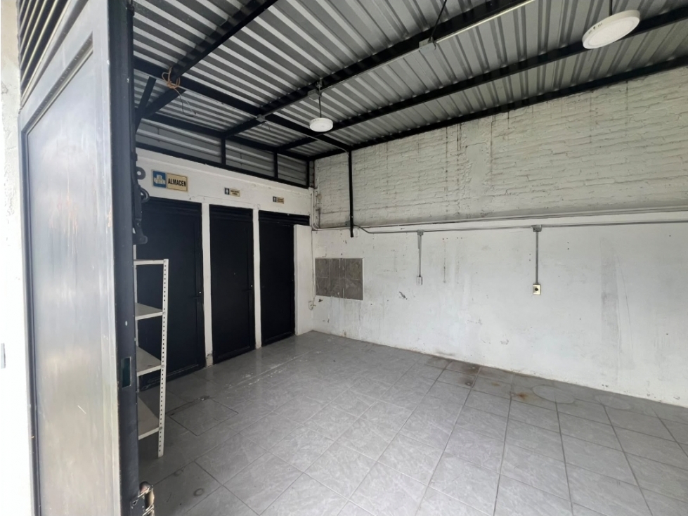 RENTA DE LOCAL EN CHALCO PARA OFICINAS, CONSULTORIO - 2