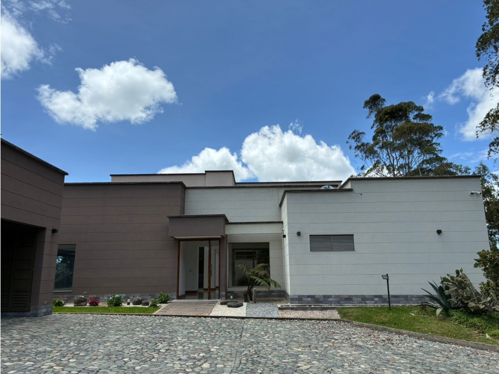 VENTA DE HERMOSA CASA CAMPESTRE EN LA LOMA DEL ESCOBERO — foto 2