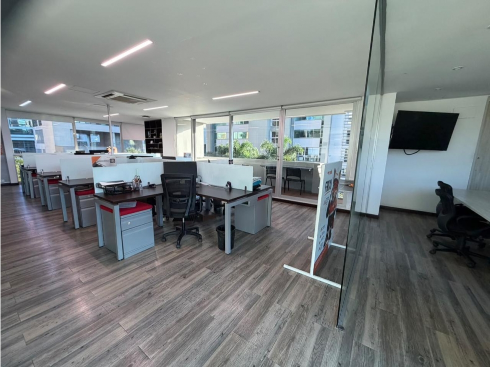 VENTA DE OFICINA EN EL POBLADO - SECTOR SANTA FE