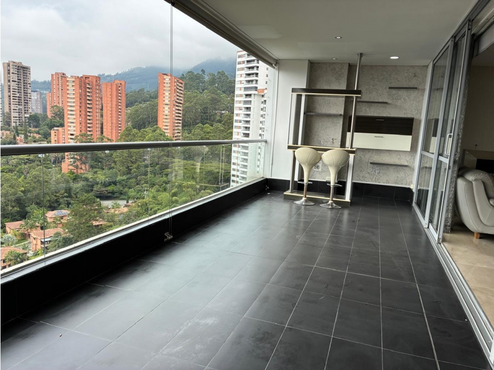 VENTA DE APARTAMENTO ZONA EL TESORO ALTA VALORIZACIÓN — foto 4