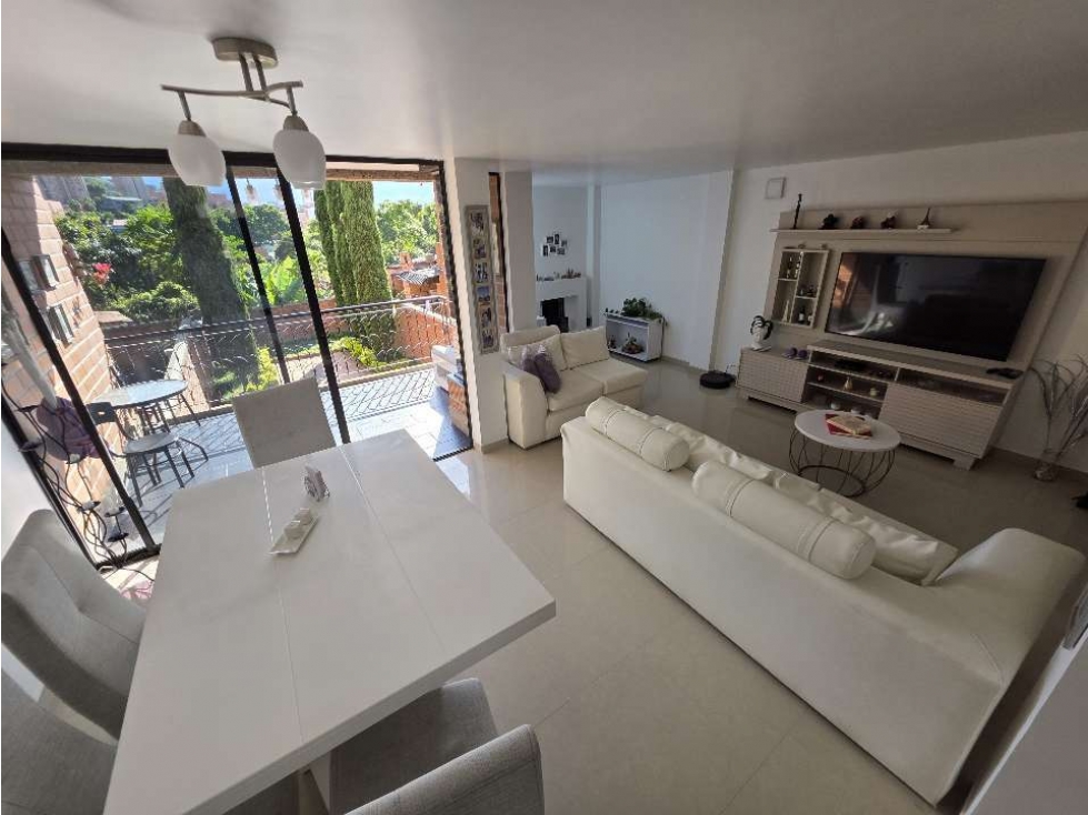 VENTA DE CASA EN ENVIGADO - LOMA DE LAS BRUJAS