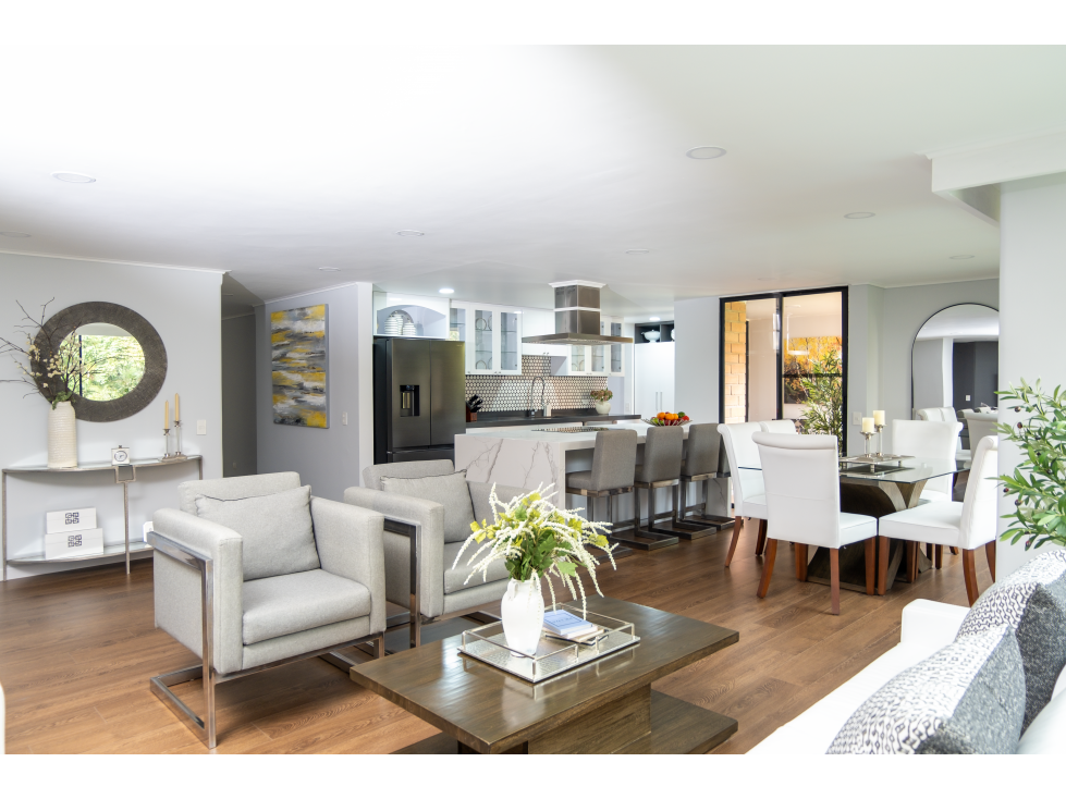 VENTA DE APARTAMENTO POBLADO, REMODELADO — foto 2
