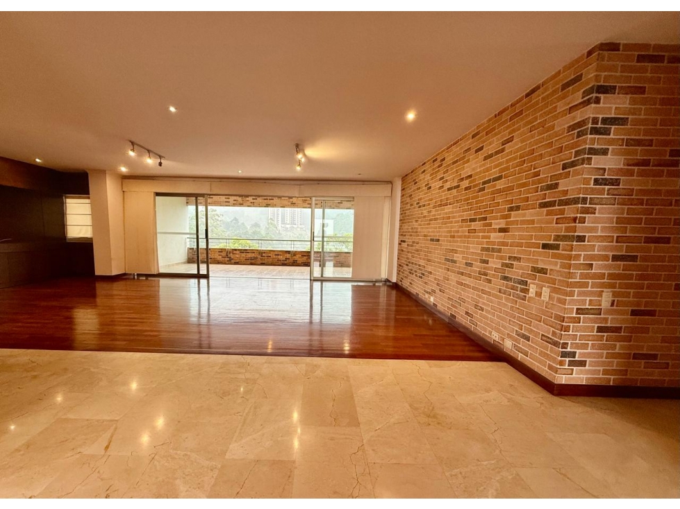 VENTA DE APARTAMENTO EN EL SECTOR TESORO - AMPLIO APARTAMENTO — foto 4