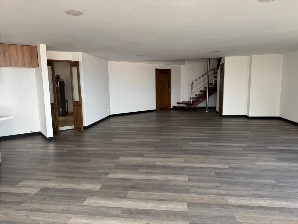 VENTA DE APARTAMENTO DUPLEX EN AVES MARIA - VISTA HERMOSA — foto 3