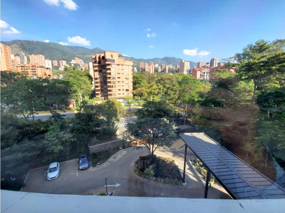 VENTA DE APARTAMENTO POBLADO AL FRENTE DE CARULLA DE LA VISITACIÓN — foto 2