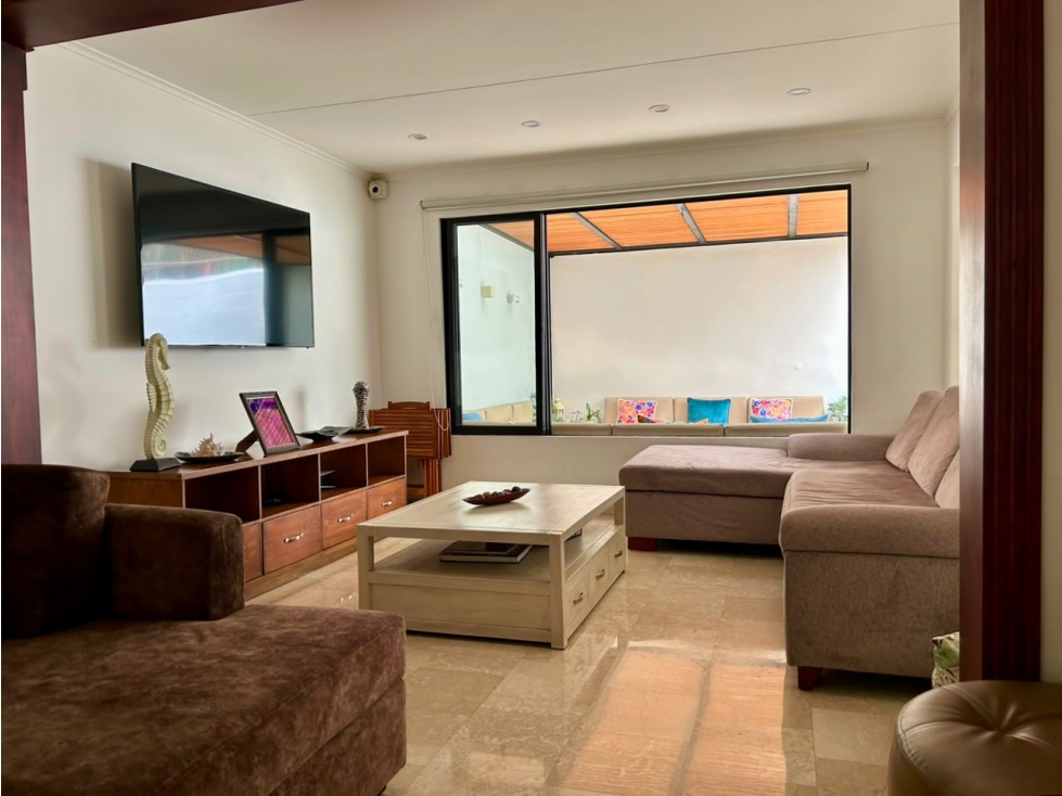VENTA DE CASA DOS PISOS EN EL POBLADO SECTOR LAS LOMAS