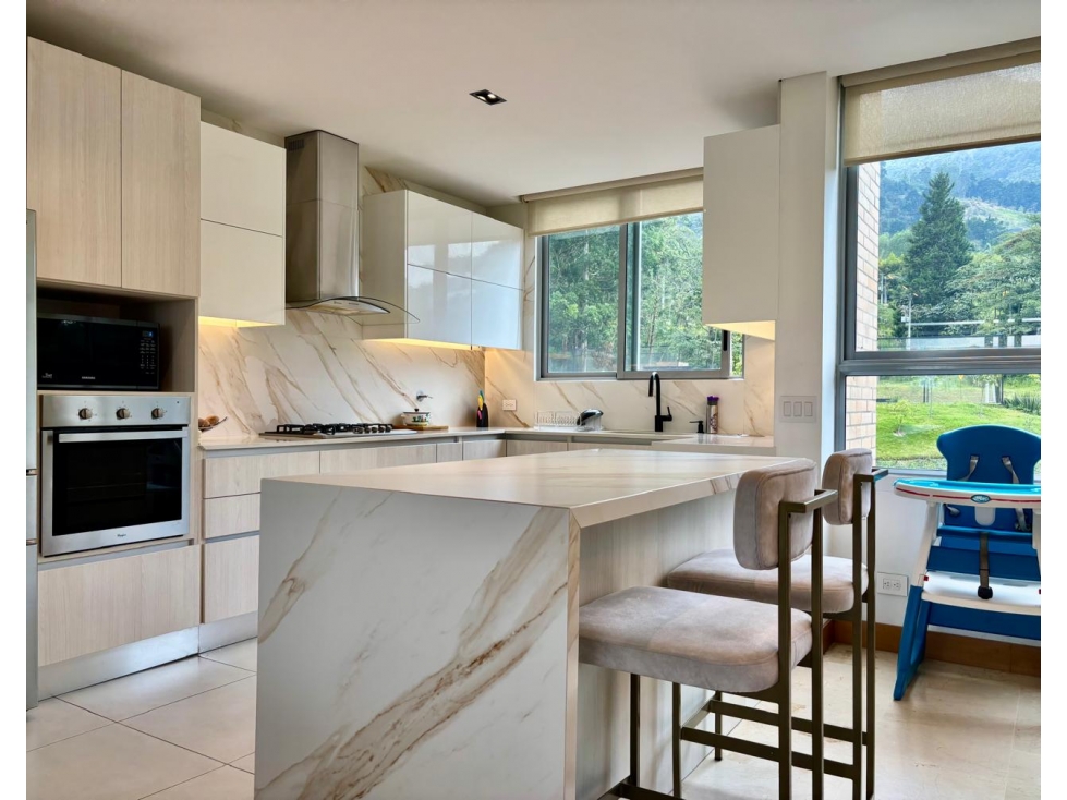 VENTA DE ESPECTACULAR APARTAMENTO SECTOR CES POBLADO — foto 3