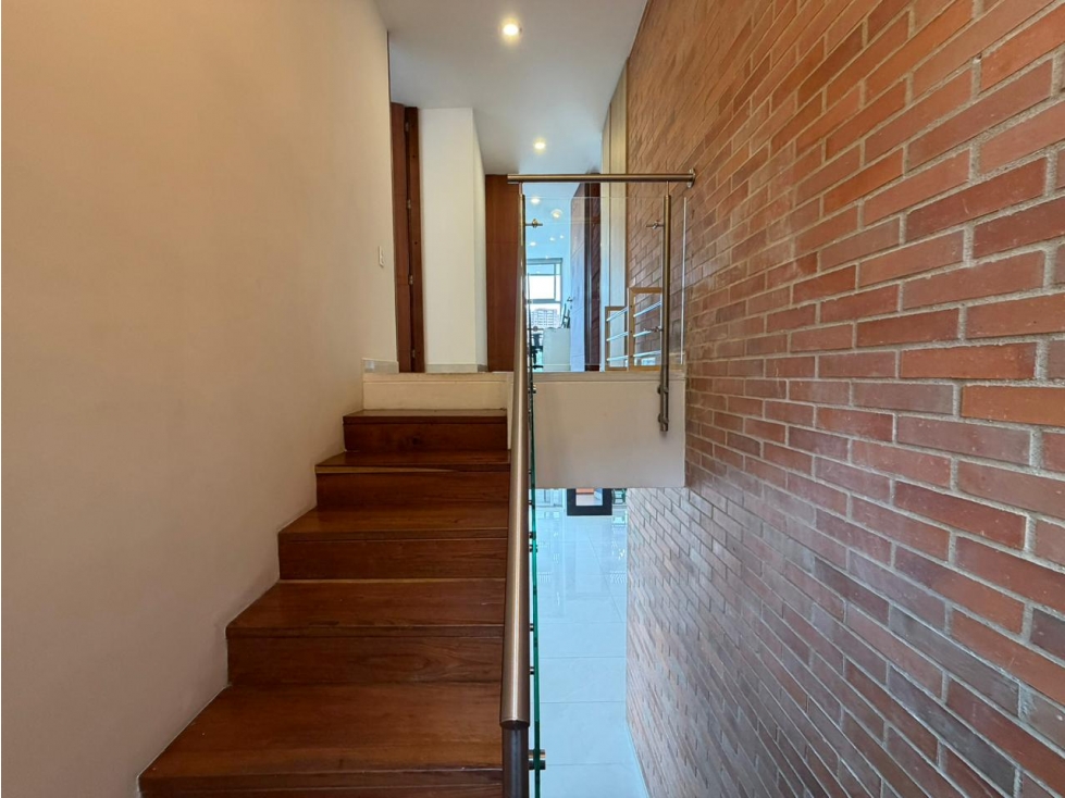 VENTA DE DÚPLEX CON TERRAZA - LOMA DEL TESORO — foto 4