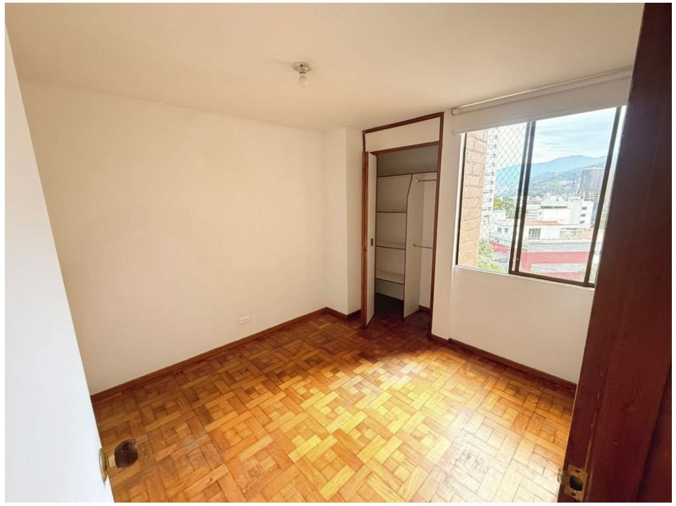 VENTA DE APARTAMENTO EN EL POBLADO - CASTROPOL — foto 4