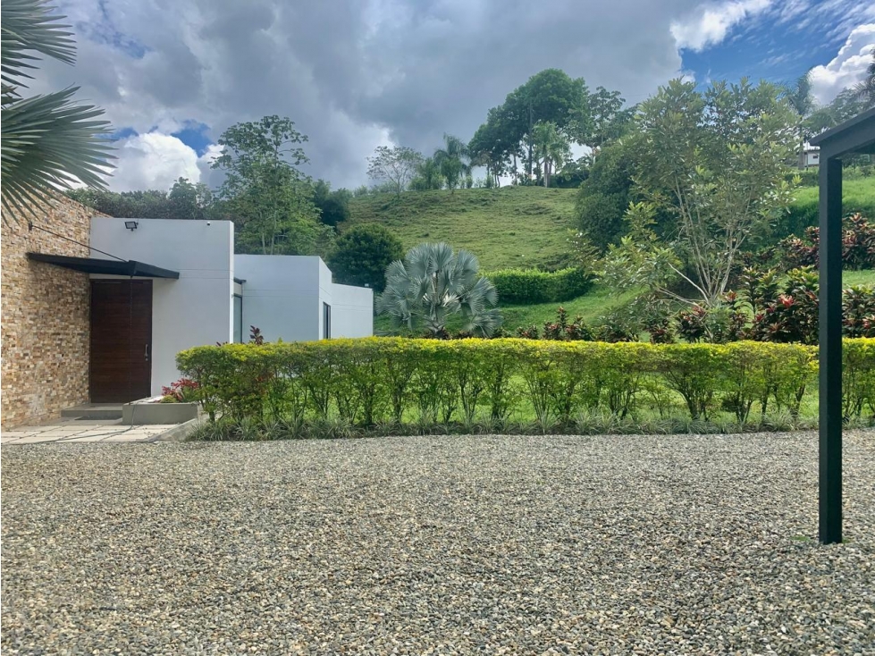 Venta de Finca Moderna a 1 hora y cuarto de Medellín - 6