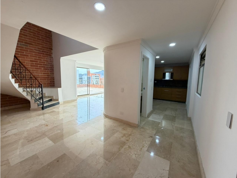 VENTA DE PENTHOUSE DÚPLEX CON TERRAZA HERMOSA VISTA- CONQUISTADORES — foto 5