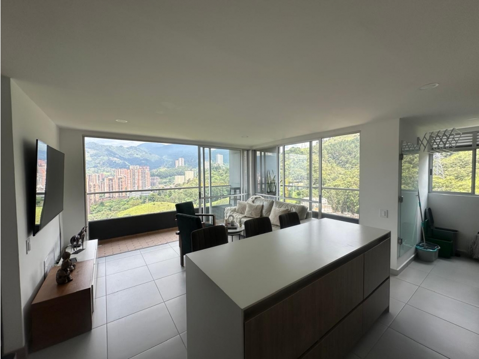VENTA DE HERMOSO APARTAMENTO EN SABANETA EXCELENTE VISTA, UBICACION — foto 4