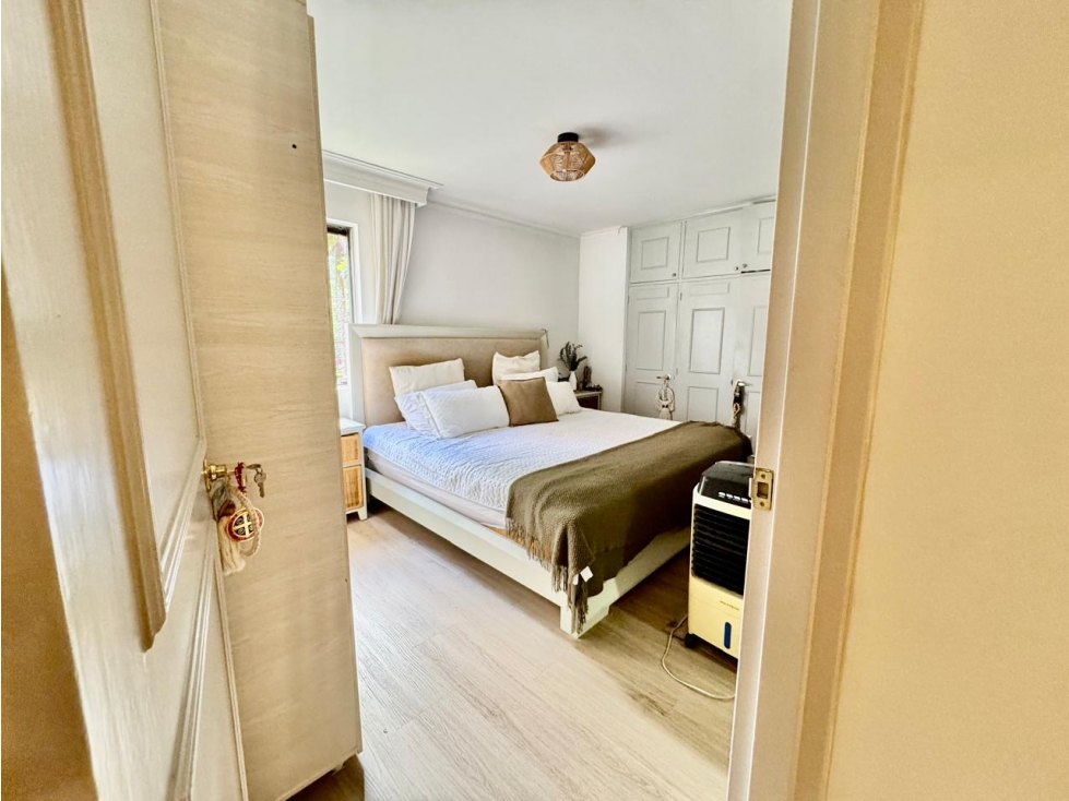 VENTA DE APARTAMENTO EN LAURELES REMODELADO, EN EDIFICIO — foto 4