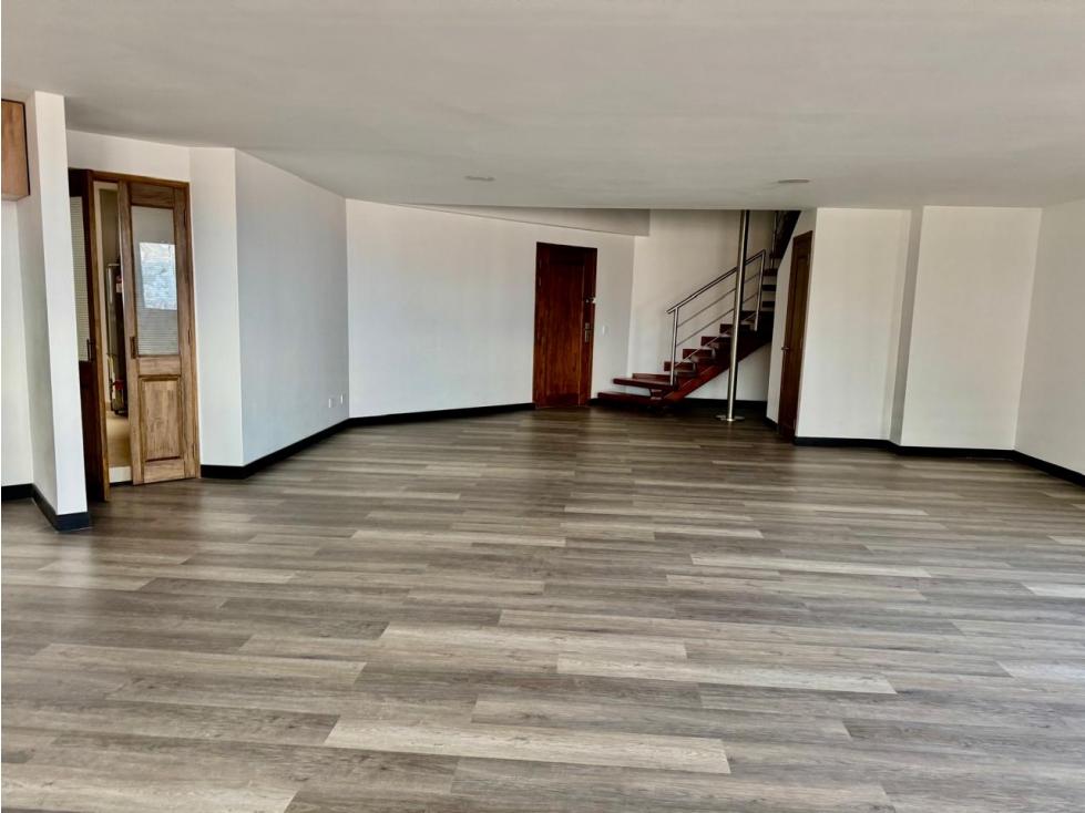 VENTA DE APARTAMENTO DUPLEX EN AVES MARIA - VISTA HERMOSA — foto 4
