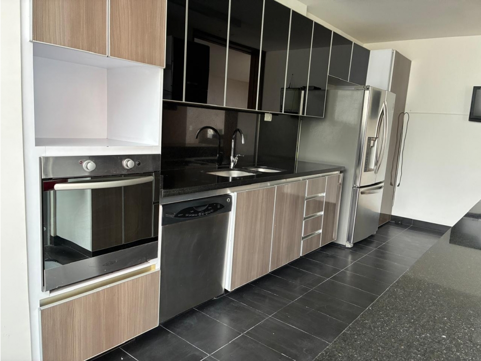 VENTA DE APARTAMENTO ZONA EL TESORO ALTA VALORIZACIÓN — foto 5