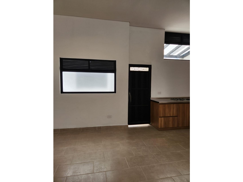 VENTA DE CASA EN BELEN ROSALES - REMODELADA CON MANZARDA