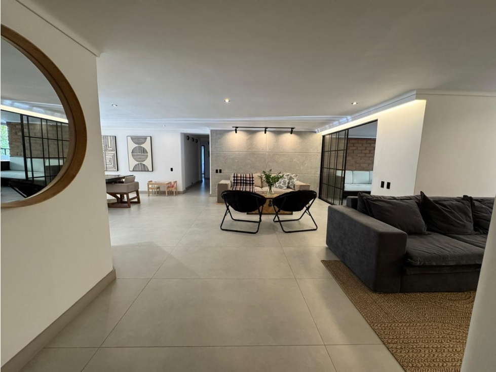 VENTA DE APARTAMENTO ESPECTACULAR LOMA DEL TESORO - REMODELADO TERRAZA — foto 4