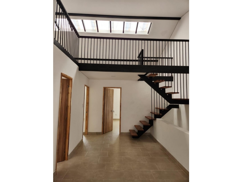 VENTA DE CASA EN BELEN ROSALES - REMODELADA CON MANZARDA — foto 3