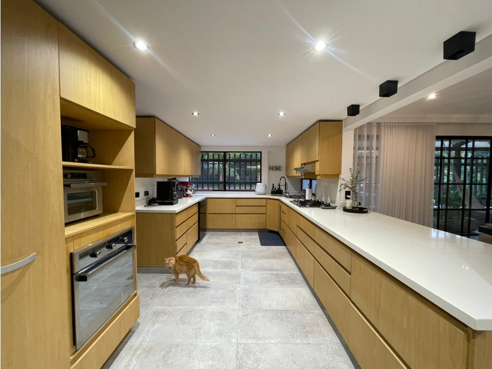 VENTA DE APARTAMENTO ESPECTACULAR LOMA DEL TESORO - REMODELADO TERRAZA — foto 5