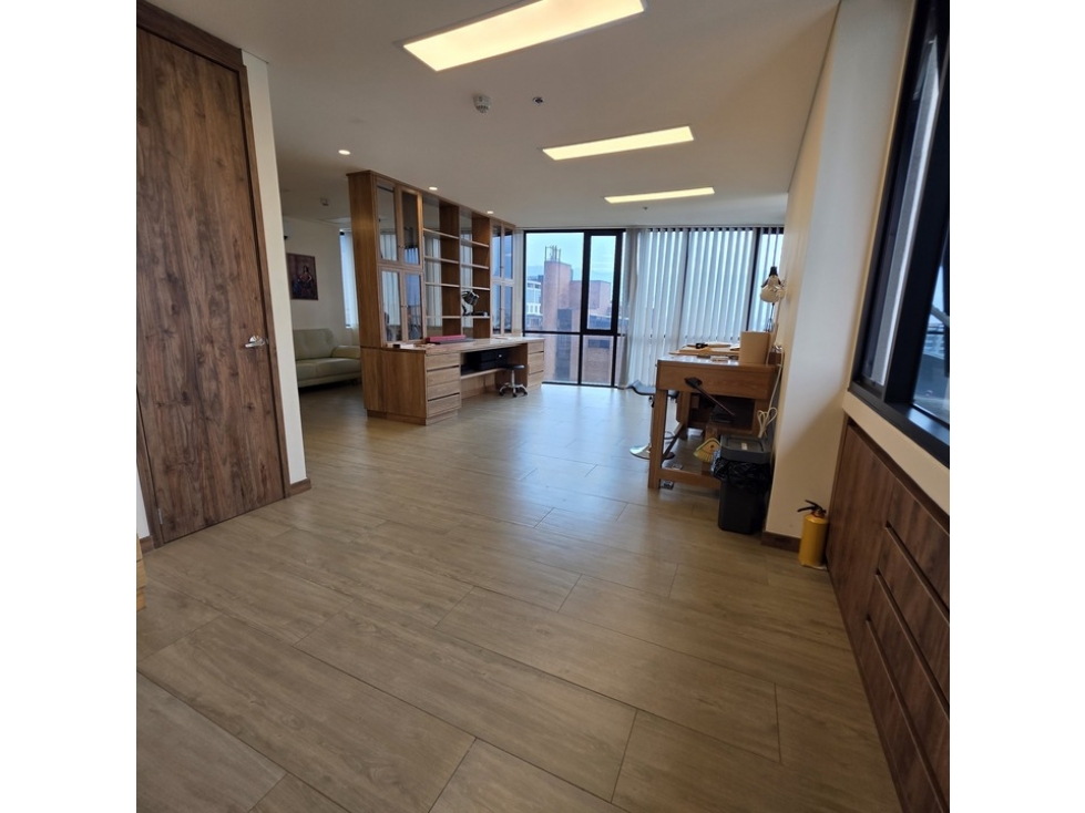 VENTA DE OFICINA EN POBLADO MILLA DE ORO