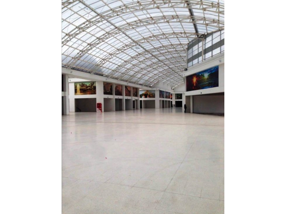 INVERSIONISTA VENDO LOCAL EN CENTRO COMERCIAL Y EMPRESARIAL