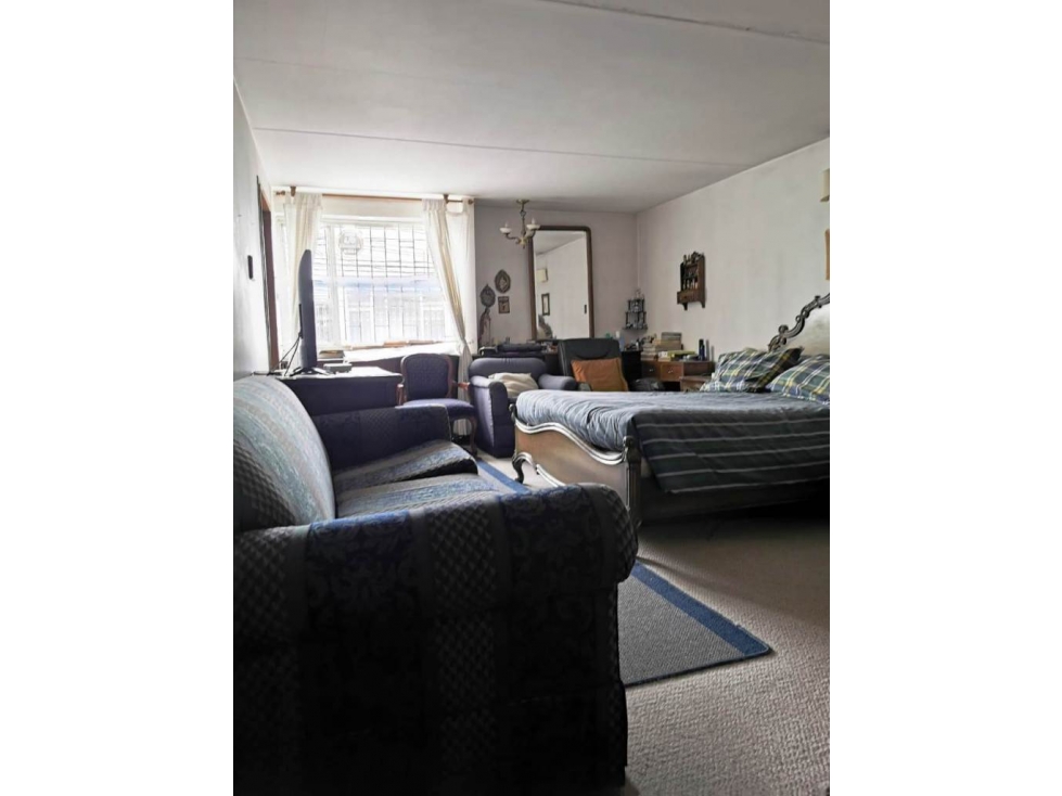 VENDO CASA EN EL BARRIO EL POLO