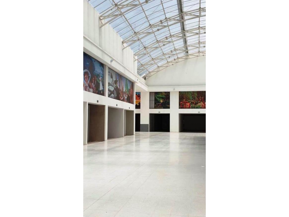 INVERSIONISTA VENDO LOCAL EN CENTRO COMERCIAL Y EMPRESARIAL - 2