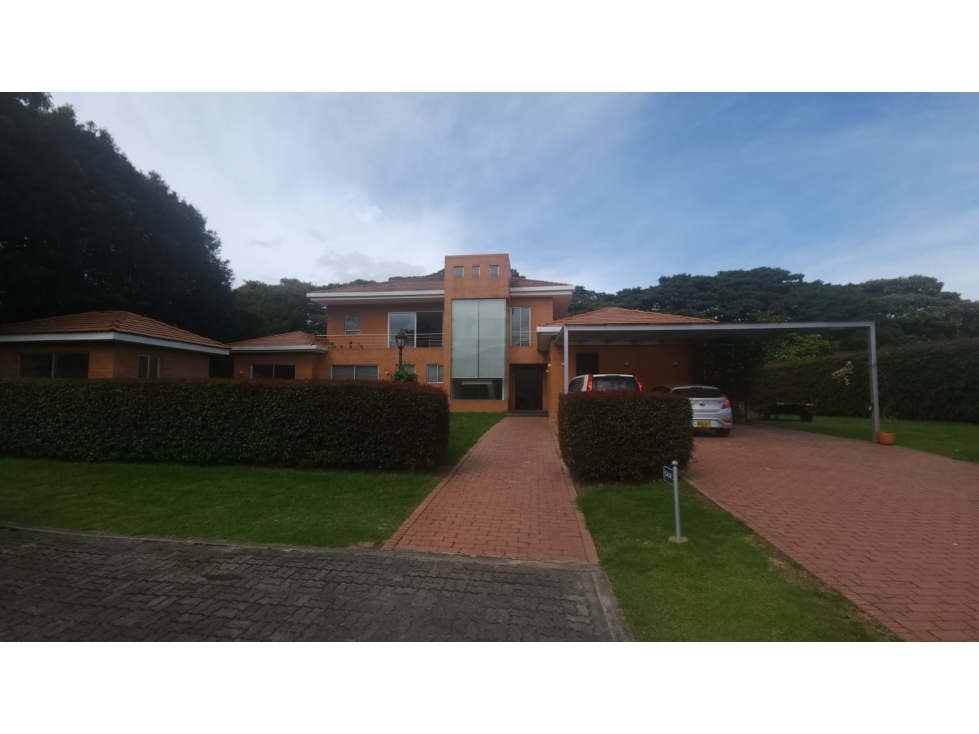 CASA EN VENTA HACIENDA SAN SIMON