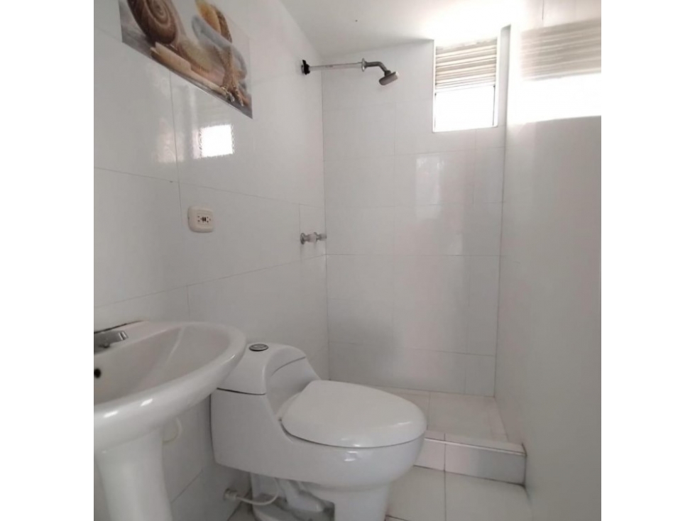 CASA EN VENTA MADRID (CUND) RETOMA BANCARIA - OPORTUNIDAD — foto 2
