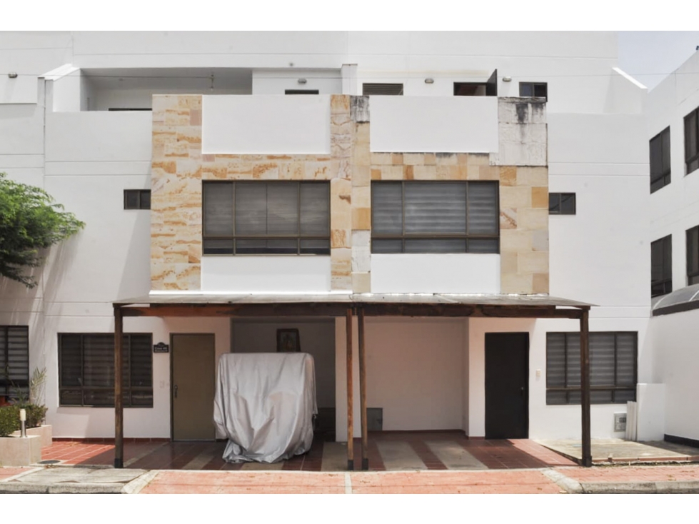CASA EN VENTA EN ANAPOIMA (RETOMA)
