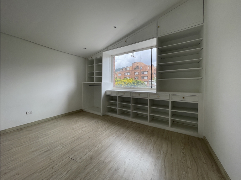 APARTAMENTO EN VENTA BARRIO SANTA BARBARA (RETOMA)