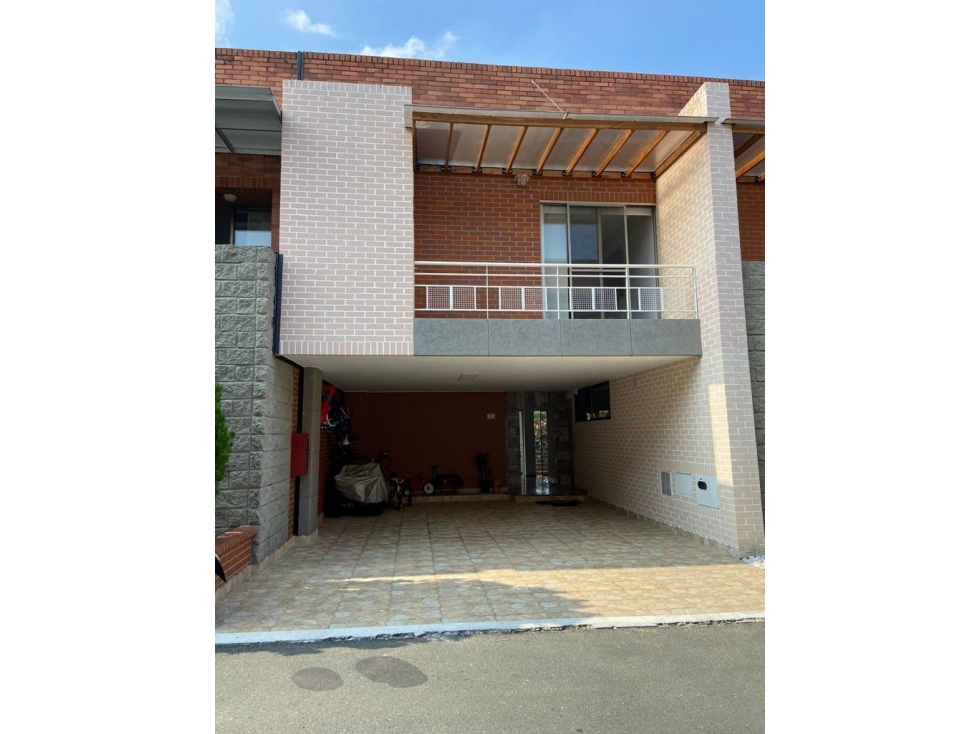 VENTA DE CASA EN CIUDAD JARDIN — foto 3