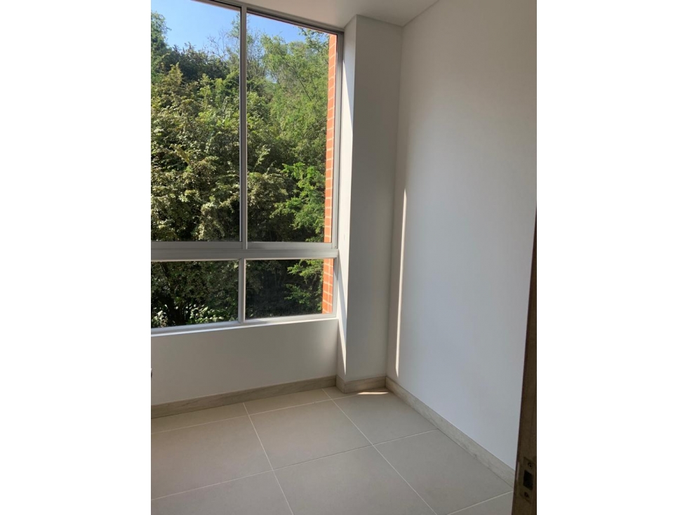 SE VENDE HERMOSO APARTAMENTO EN EL OESTE — foto 2