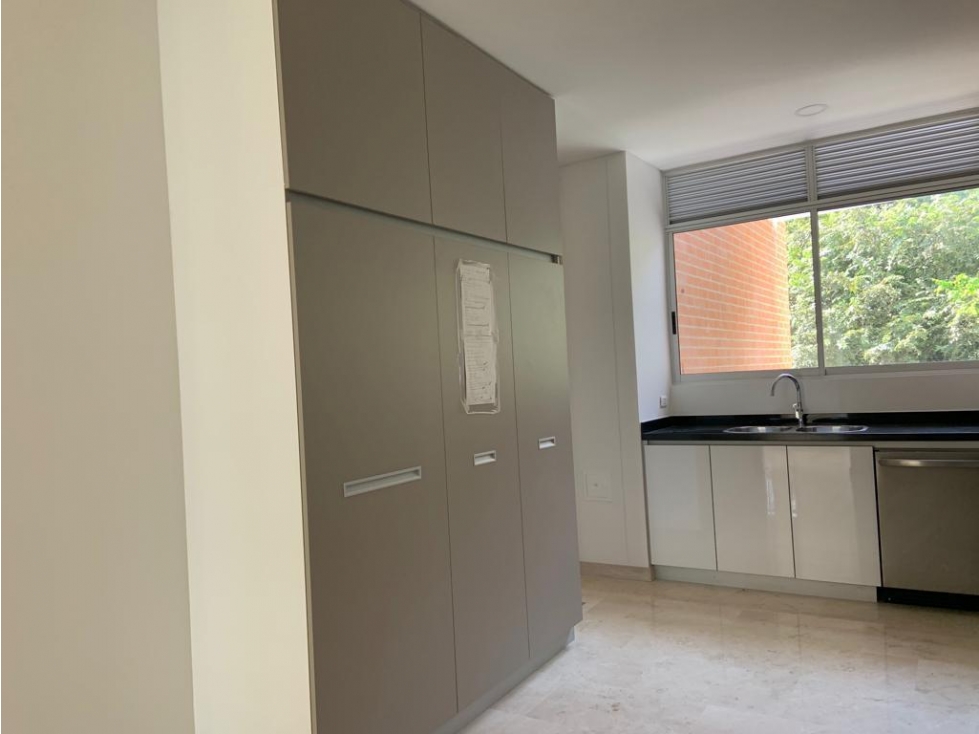SE VENDE HERMOSO APARTAMENTO EN EL OESTE — foto 3