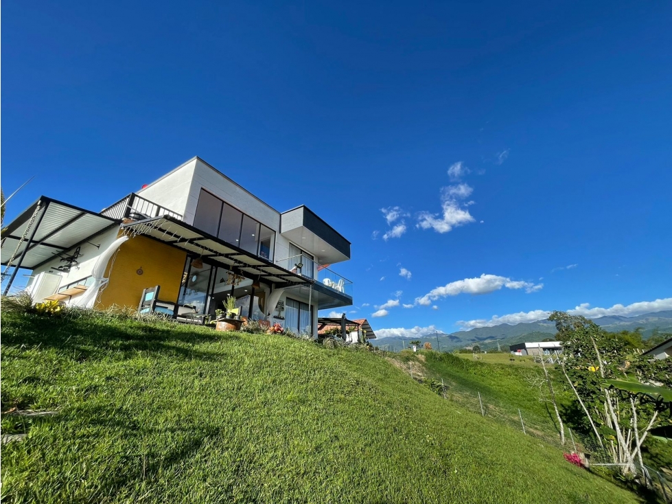CASA CAMPESTRE DE DOS NIVELES EN VENTA - VÍA CIRCASIA QUINDÍO