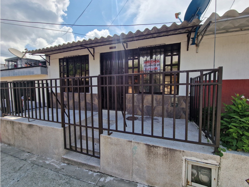 CASA AMPLIA EN VENTA EN EL SUR DE ARMENIA QUINDIO