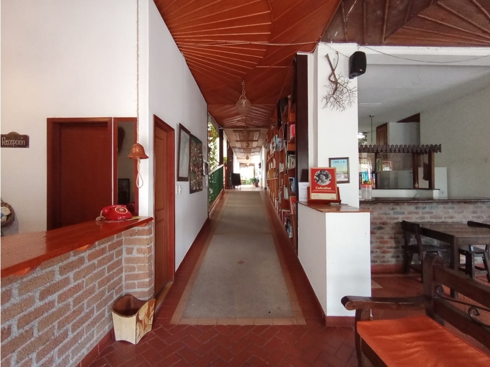 HOTEL EN VENTA A PUERTA CERRADA EN CORREDOR TURISTICO PUEBLO TAPAO - 1