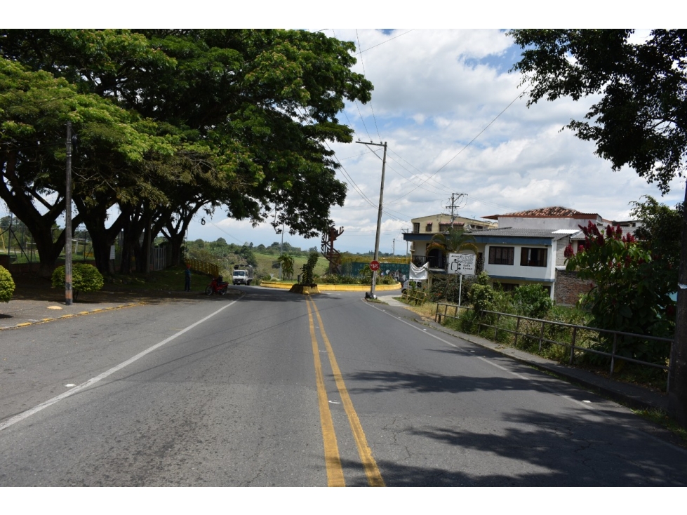 LOTE URBANO EN VENTA UBICADO EN QUIMBAYA SALIENDO A MONTENEGRO - 2