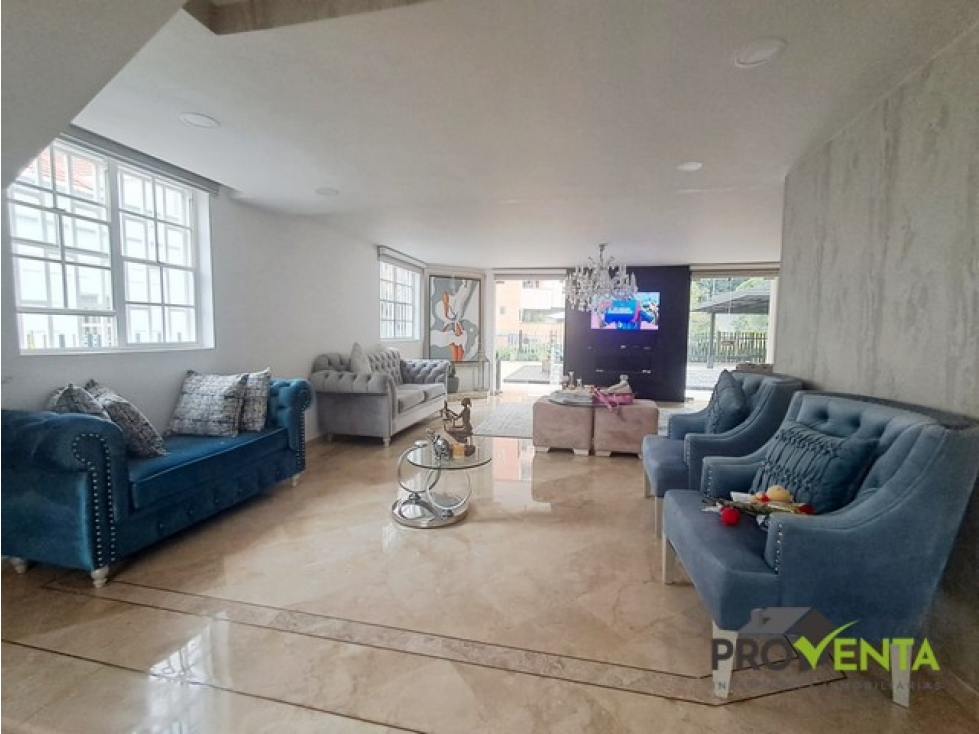 Espectacular Casa Campestre en El Poblado Sector El Tesoro | 370 m² — foto 3