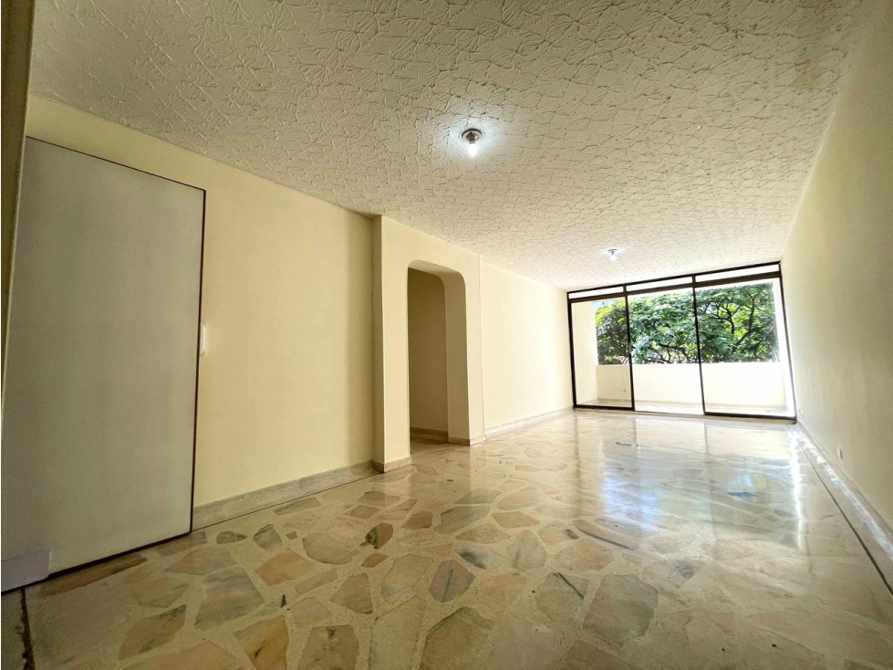 SE VENDE APARTAMENTO EDIFICIO IBIZA AL SUR DE CALI BARRIO EL LIMONAR