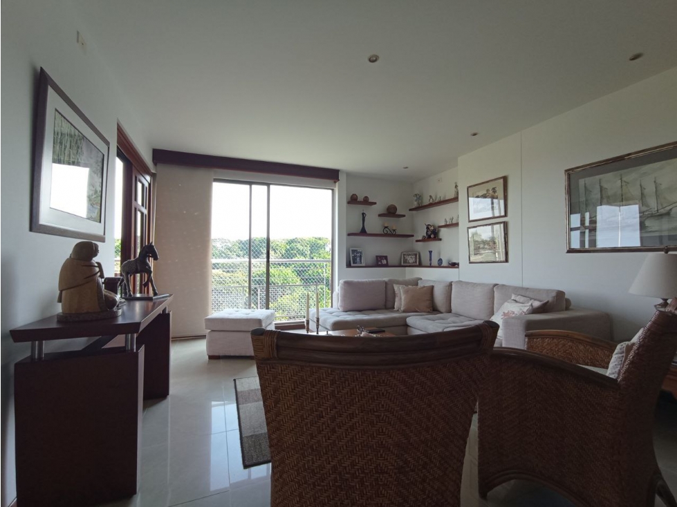 SE ALQUILA APARTAMENTO AMOBLADO EN CR LAGOS DEL POLO 2