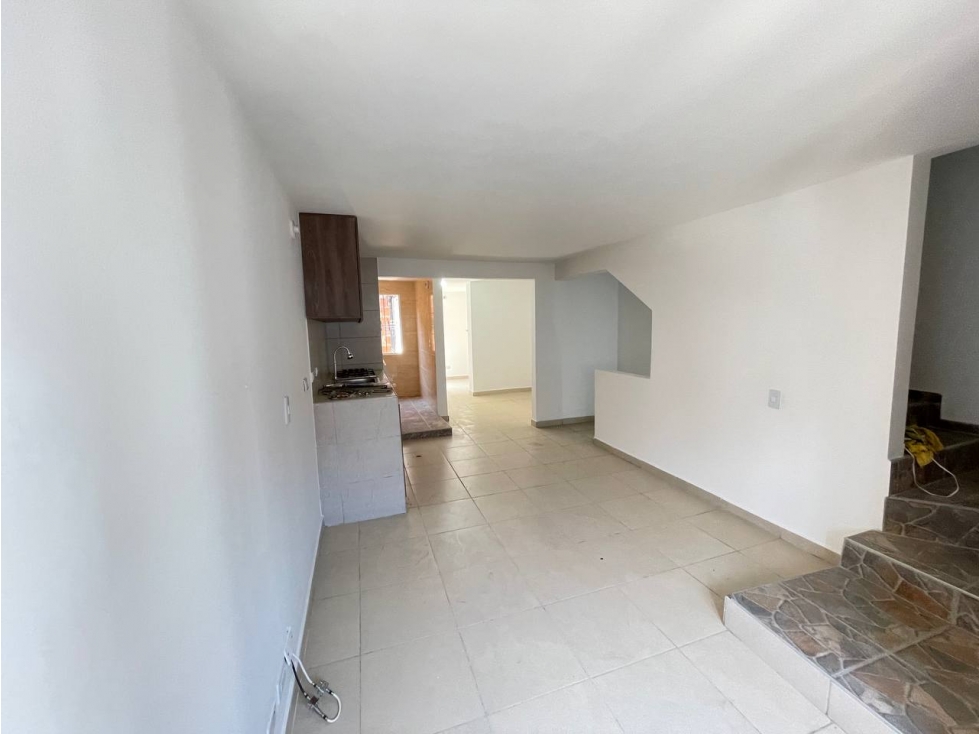 SE ALQUILA CASA EN CIUDADELA LAS FLORES- JAMUNDI — foto 2