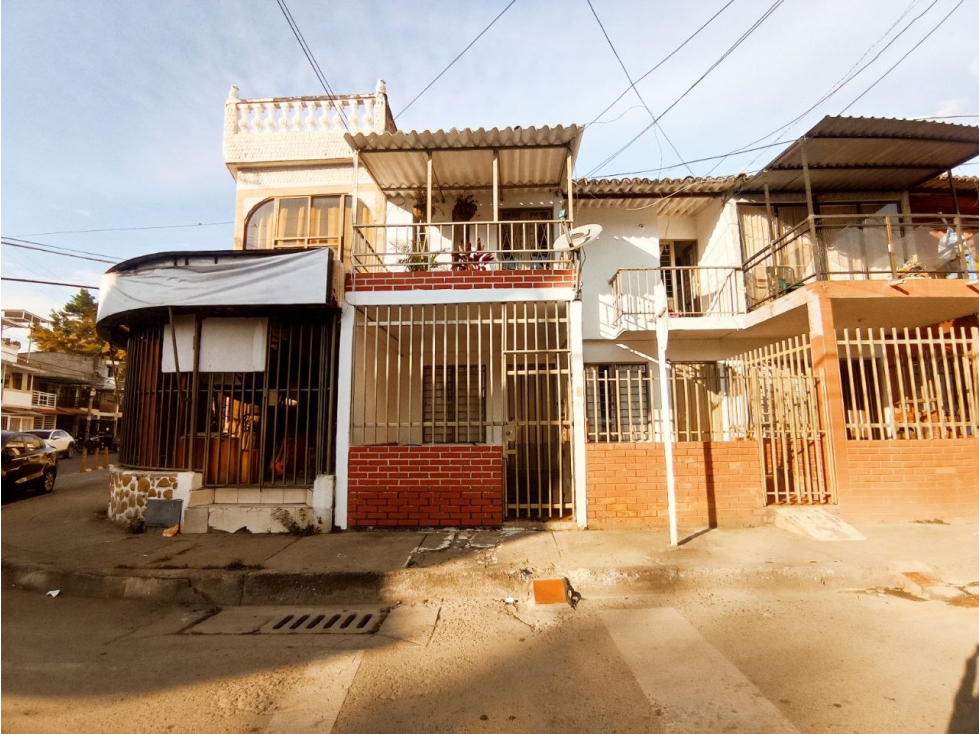 SE VENDE CASA EN EL BARRIO BRISAS DE LOS ALAMOS - NORTE DE CALI