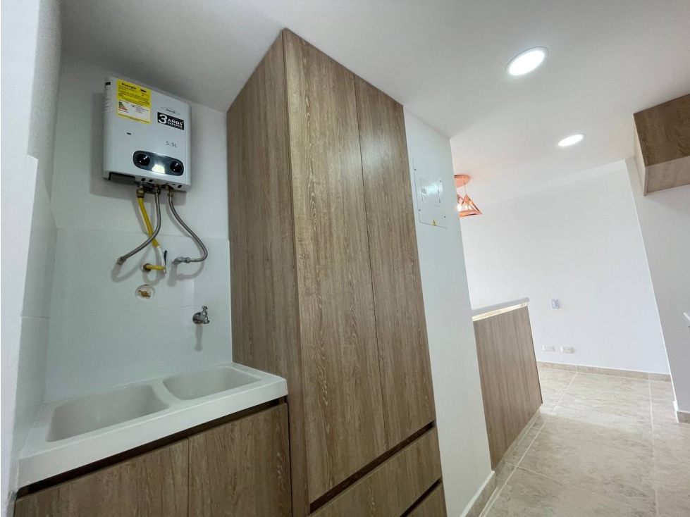 SE ALQUILA HERMOSO APTO EN C.R MIRADOR DEL RIO SECTOR PANGOLA — foto 3