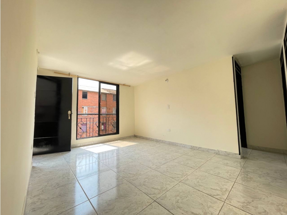 SE VENDE HERMOSO APARTAMENTO AL NORTE EN EL BARRIO ALCAZARES — foto 3