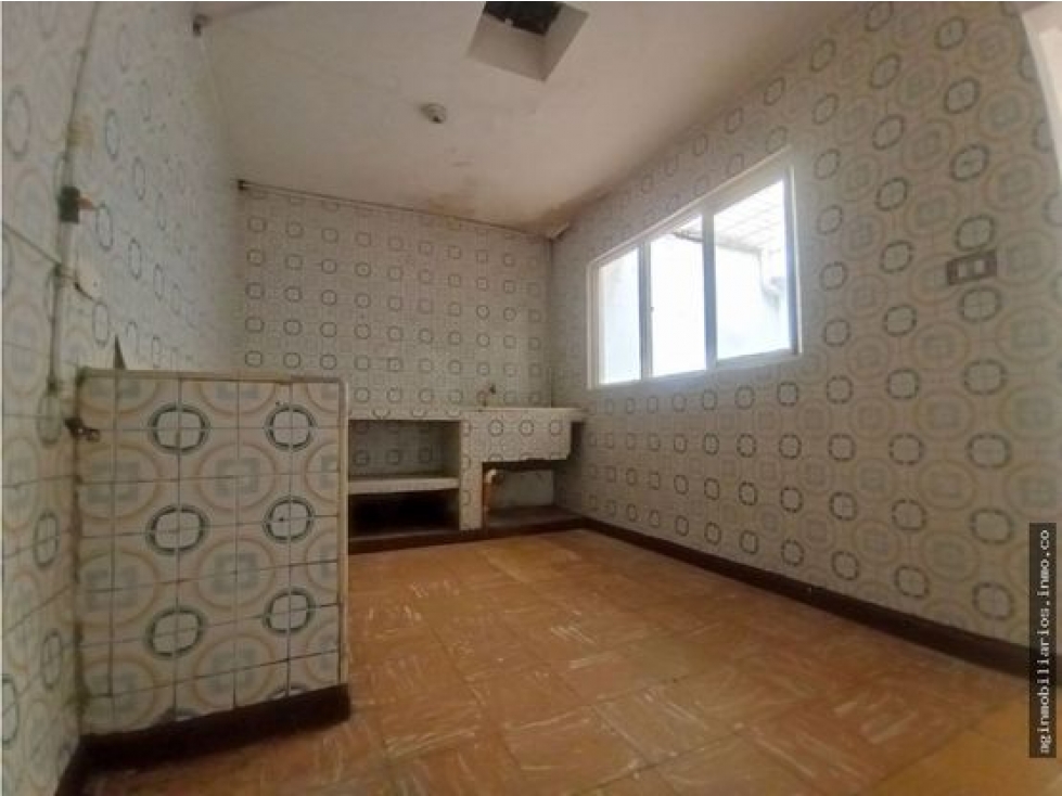 SE VENDE CASA MULTIFAMILIAR EN EL BARRIO - LA BASE — foto 4
