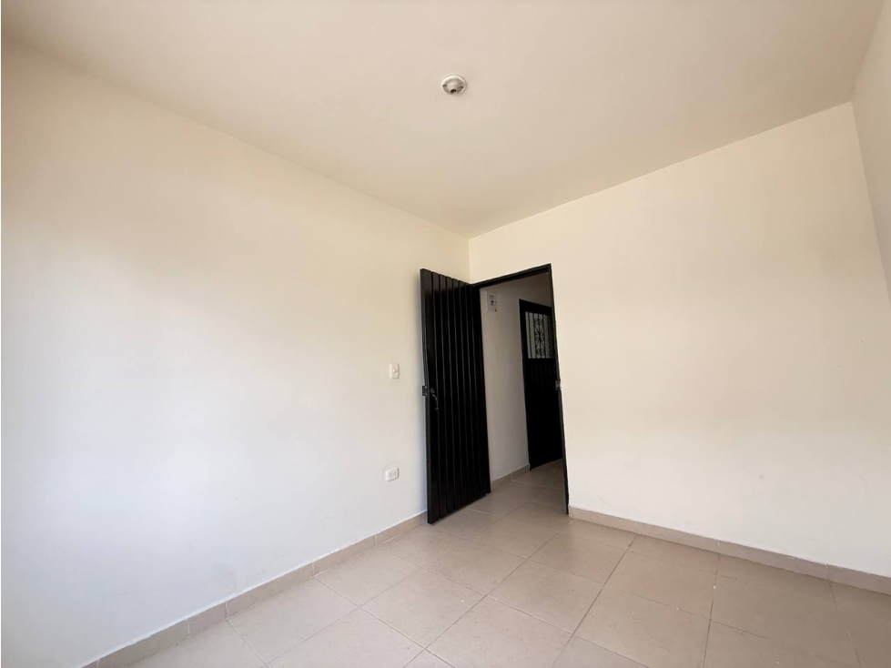 SE ARRIENDA APARTAMENTO 2 PISO EN EL BARRIO - EL JARDÍN — foto 2