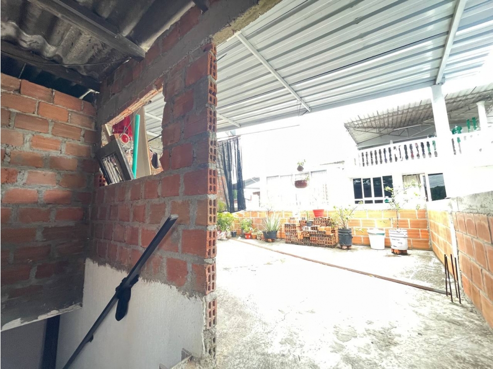 SE VENDE AMPLIA CASA RENTABLE AL NORTE DE CALI BARRIO EL SAMAN — foto 3